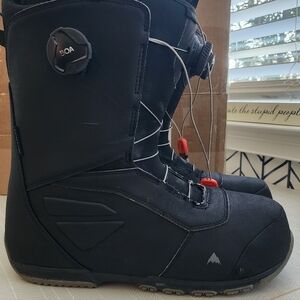 Black Snowboard Boots with BOA System